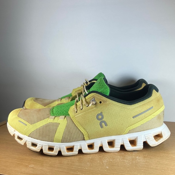 On Running Shoes - On Cloud 5 Running Sneakers Women’s Size 10